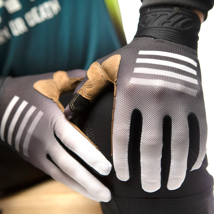 Blitz Fader Glove - Black/White