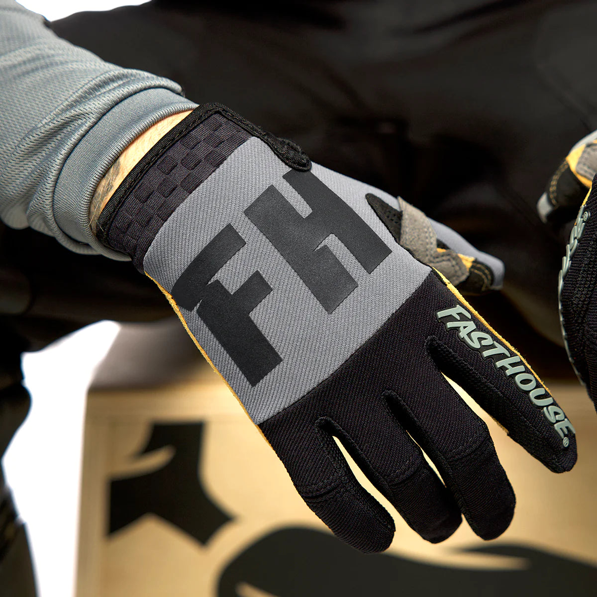 Speed Style Remnant Glove, Gris Negro